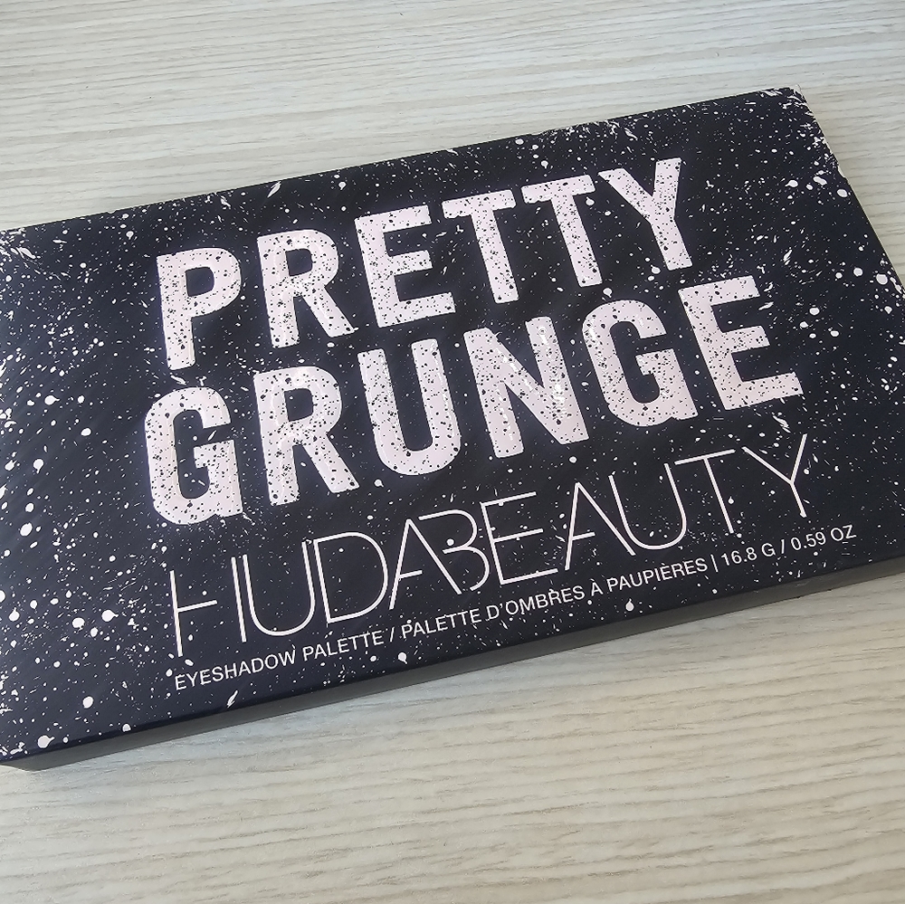 NEW✅HUDA BEAUTY Pretty Grunge